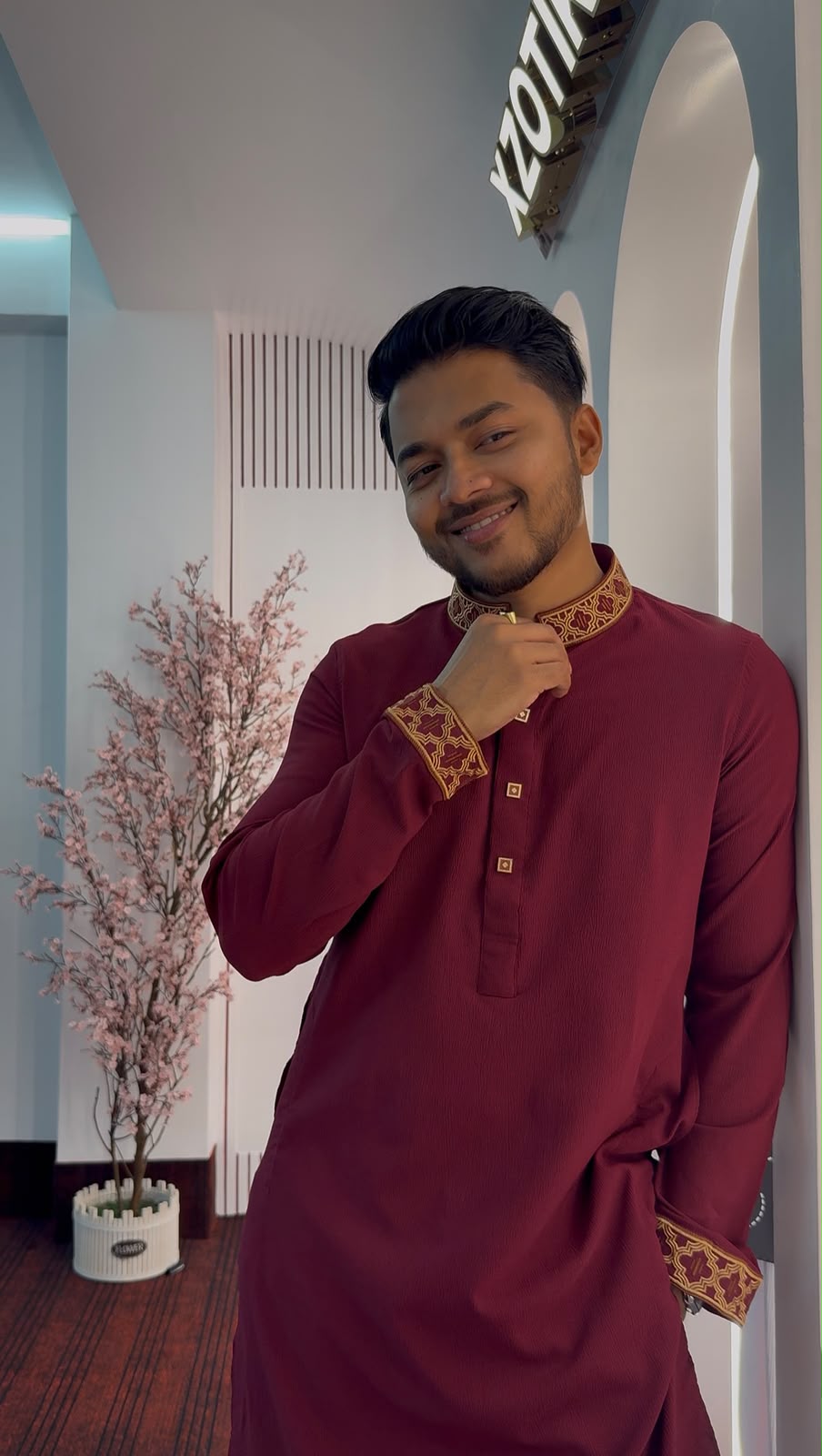 MAROON